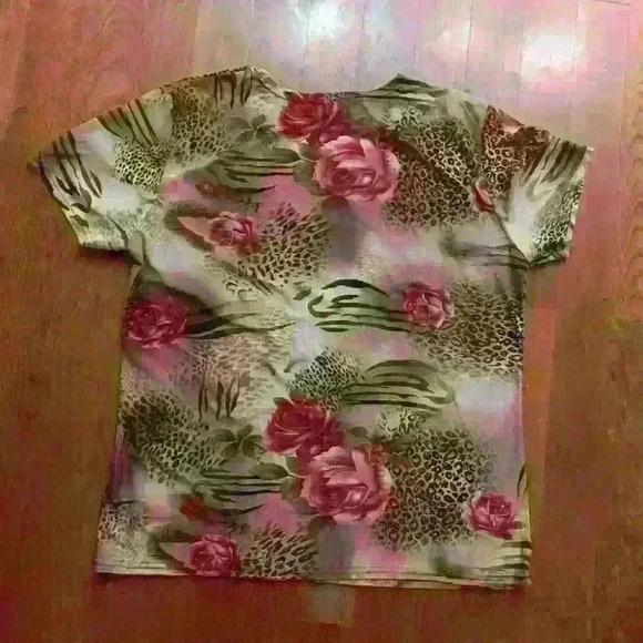 Tan Floral Short Sleeves Blouse - Picture 2 of 6